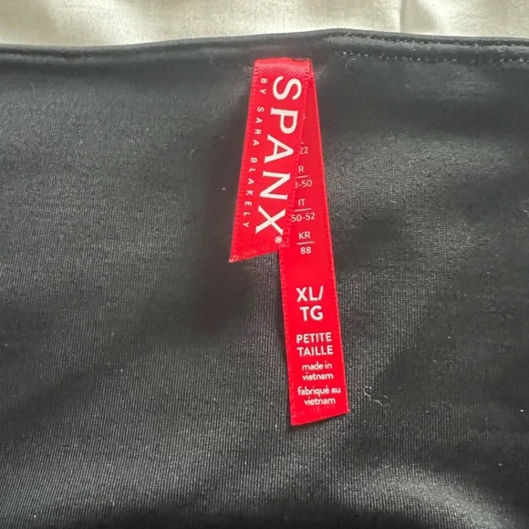 SPANX NWT Leather faux leggings - Picture 3 of 8